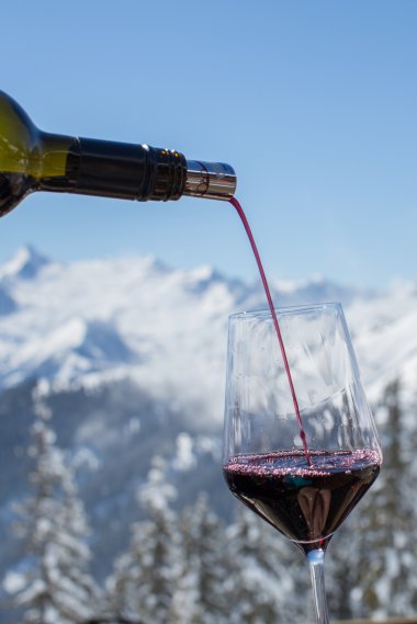 Wine tasting on the mountain in Zell am See-Kaprun | © Nikolaus Faistauer Photography