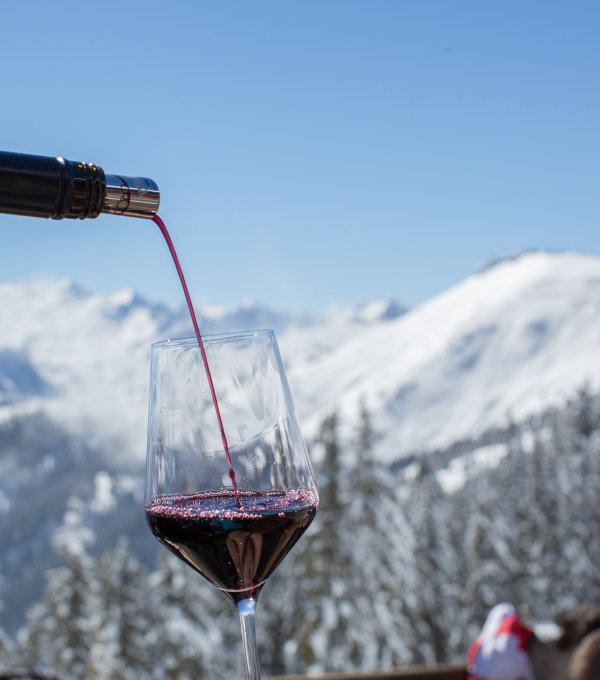 Wine tasting on the mountain in Zell am See-Kaprun | © Nikolaus Faistauer Photography